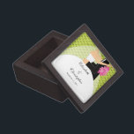 Joyero Teja decorativa negra y verde de la novia y del<br><div class="desc">La teja decorativa negra y blanca de la novia y del novio nuestro sistema elegante de la novia y del novio en un fondo negro y verde de los lunares con la teja del recuerdo de las flores del rosa se puede modificar para requisitos particulares fácilmente por usted…. ¡apenas añada...</div>