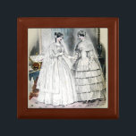 Joyero Vestido Boda de Victoria<br><div class="desc">La imagen del vestido boda victoriano proviene de una revista de 1850 que presenta la moda boda más moderna del día. ¡Hermoso!</div>
