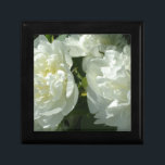 Joyero White Peonies<br><div class="desc">peonías blancas clásicas - foto de H Cooper</div>