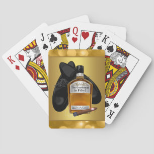 Juego de cartas de póquer con whisky y cigarro