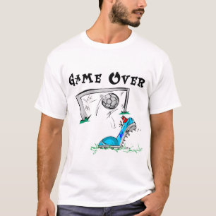 Juego de fútbol sobre las camisetas y los regalos