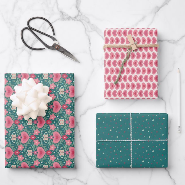 Juego de Papel de Regalo Navideño – Corazones y Fl (Anverso)