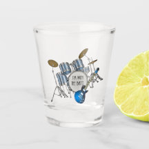 Juego de tambores azules y vaso de chupito de guit