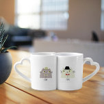 Juego de tazas de café para parejas homosexuales<br><div class="desc">Divertido,  moderno retro,  único,  el Sr. y el Sr. mug se pusieron a la par del amor gay,  con corazones y nombres de costumbre en la parte trasera.</div>