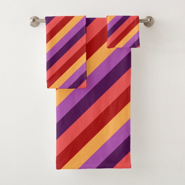 Juego de toallas de baño de rayas violetas rojas d (In situ)