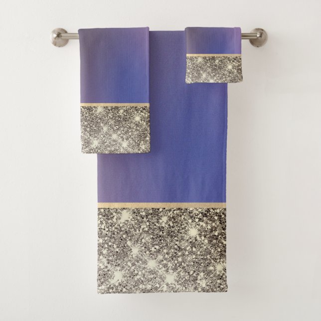 Juego de toallas de baño violetas con brillo dorad (In situ)