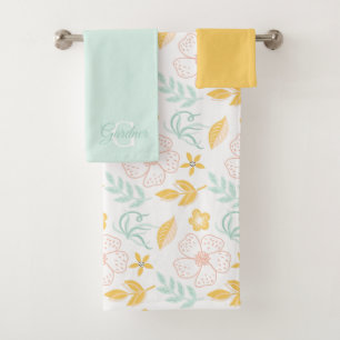 Juego de toallas florales monogramadas