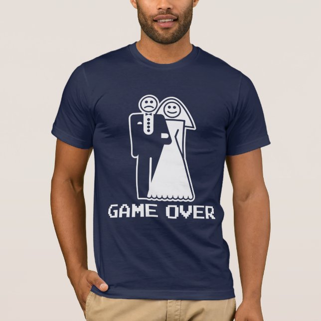 Juego sobre juego de la boda sobre la camiseta (Anverso)