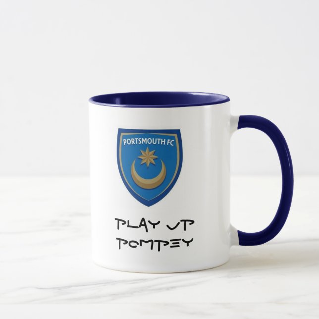 Juegue para arriba la taza de Pompey (Derecha)