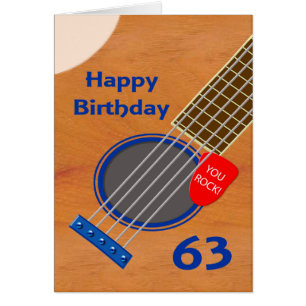 Jugador de guitarra de cumpleaños número 63