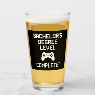 Jugador de juegos completo de nivel de licenciatur