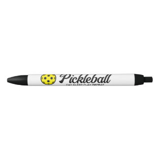 Jugador de pickleball escribiendo con bolígrafos c