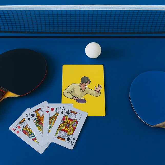 Jugador de tenis de mesa jugando cartas (Subido por el creador)