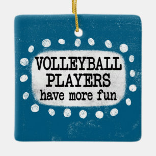 Jugadores de voleibol tienen ornamento más diverti