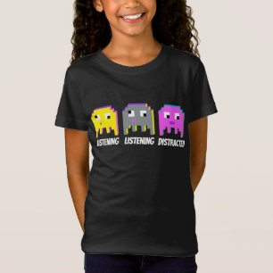 Jugadores escuchando camiseta chica distraída
