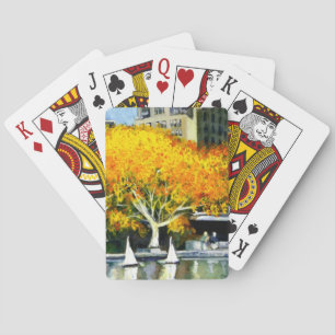 Juguetes en las cartas de juegos del parque