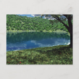 Junto a la postal de las aguas profundas