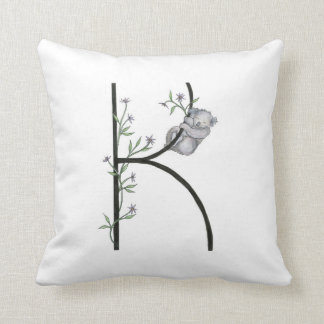 ¡K está para la koala y la almohada de Kalamis!