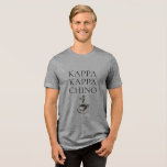 Kappa Kappa Chino Funny Coffee Lover<br><div class="desc">Camiseta divertida para los amantes del café,  este diseño tiene un giro en un nombre de fraternidad con el texto KAPPA KAPPA CHINO y una taza caliente de capuchino bajo el texto. En este diseño hay una gran variedad de colores y camisetas. Elija el estilo que prefiera.</div>