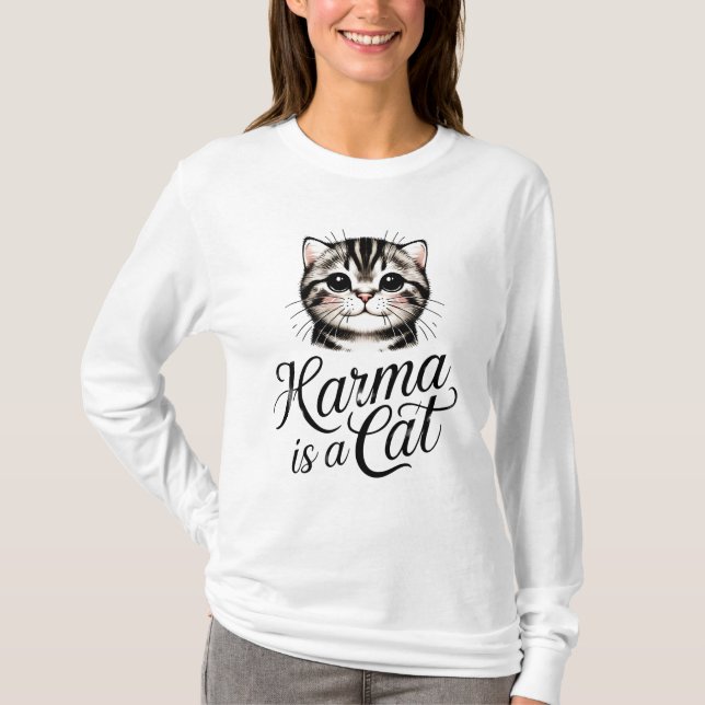 Karma es una camiseta de manga larga de gato para  (Anverso)
