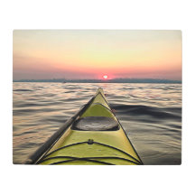 Kayak en el arte Metalizado al atardecer