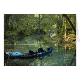 Kayak y Raft en la tarjeta de primavera
