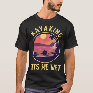 Kayaking me hace una camiseta rosa y divertida Kay