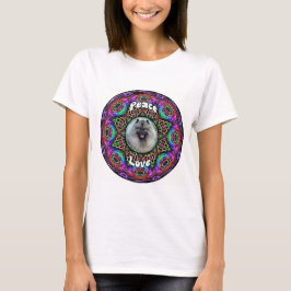 Kees en la camiseta de mandala pura lisa