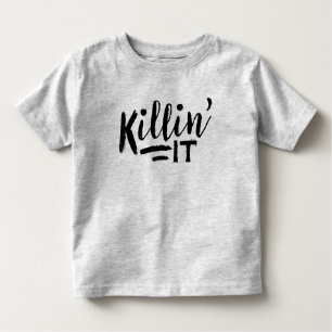 Killin él camisa del niño