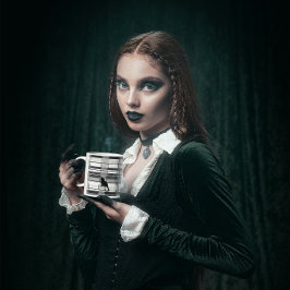 Kitesnias negras en jarra de cerámica