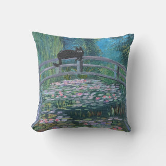Kitty en la almohada de Monet