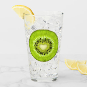 Kiwi hecho en la taza de vidrio del Edén