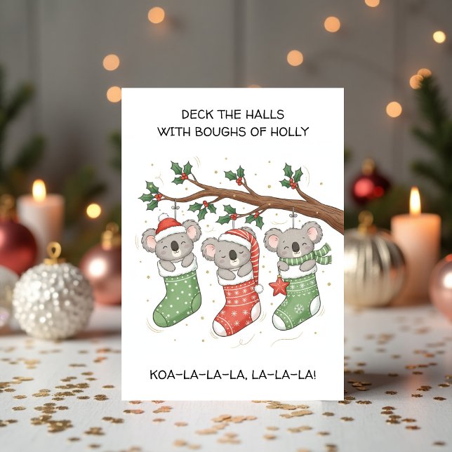 Koala Adorable con Medias de Navidad (Cute Koala Christmas Card – Funny “Koa-La-La-La” Holiday Pun with Christmas Stockings)