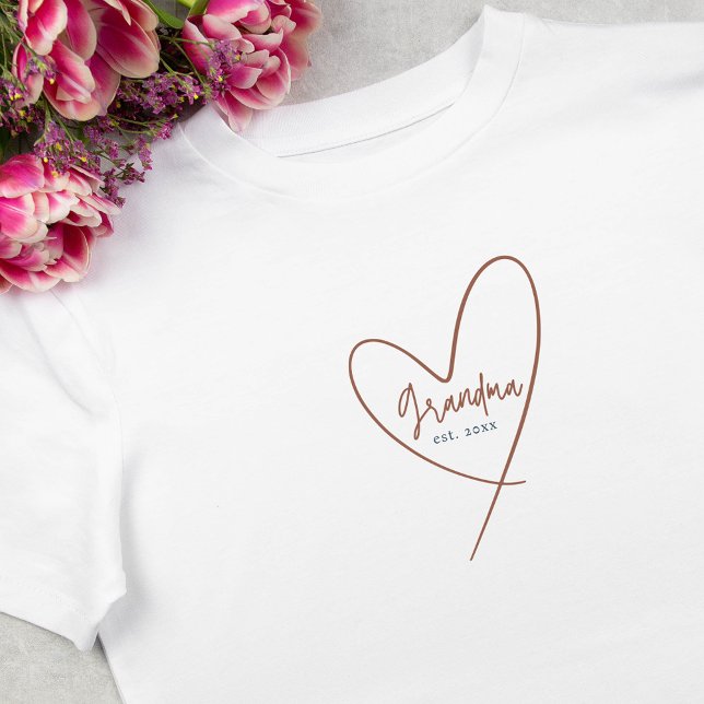 La abuela del corazón Mocha fundó la camiseta del  (Heart Grandma Mocha Established Year T-Shirt
)