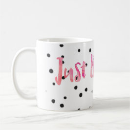 La acuarela rosada apenas respira la taza de café