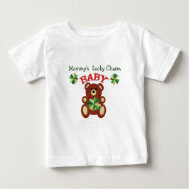 La afortunada camiseta del bebé Charm de mamá