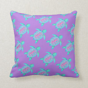 La aguamarina púrpura modeló la almohada del