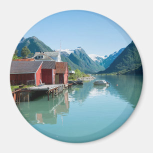 La aldea de Fjærland y un imán redondo fjord