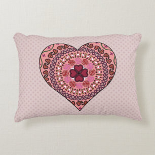 La almohada de acento de las capas del corazón