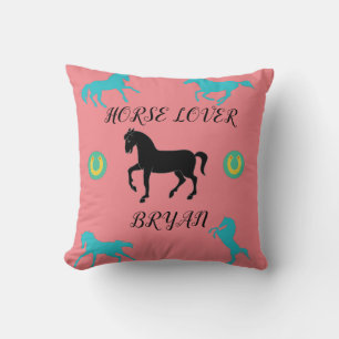 La almohada de los caballos Lover lanza un nombre