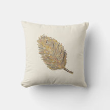 La almohada dorada de la hoja -1 en crema