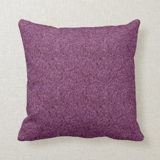 La almohada modela la almohada púrpura del