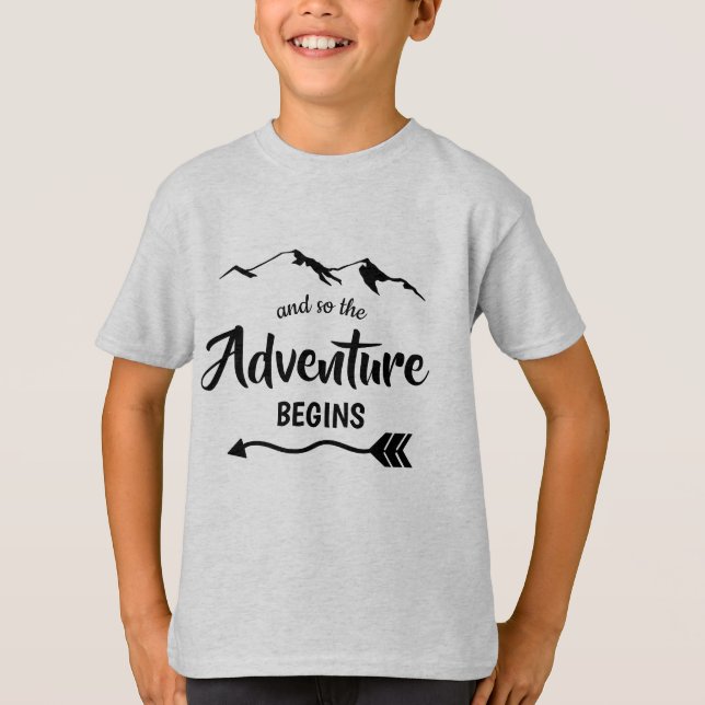 La aventura comienza con la camiseta de los chicos (Anverso)