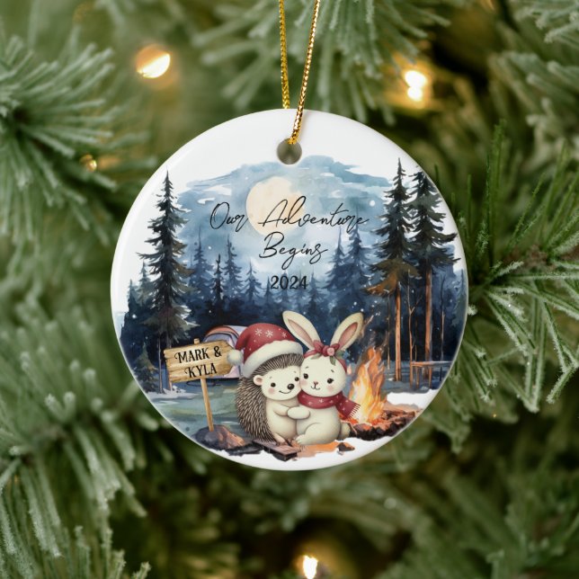 La aventura comienza el primer ornamento navideño  (Árbol)