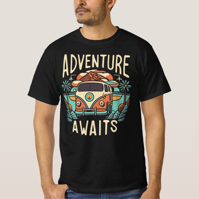La aventura espera una camiseta divertida (Anverso)