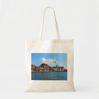 La bolsa de asas del Gran Canal de Venecia