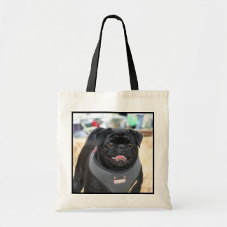 La bolsa de asas negra del barro amasado