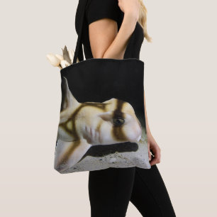 La bolsa de asas práctica con diseño del tiburó