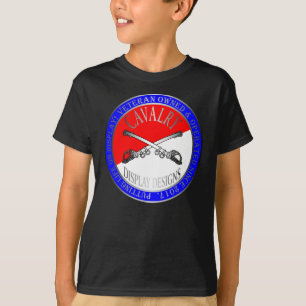 La caballería de los niños exhibe la camiseta de