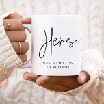 La caligrafía caprichosa de su taza de regalo<br><div class="desc">Esta elegante calligrafía "Hers" es perfecta para una cocina moderna o minimalista. El diseño presenta una tipografía elegante y rústica como un hermoso regalo para una pareja nueva o un ser querido. Para ver los elementos coincidentes,  consulte la elegante colección completa de caligrafías: https://www.zazzle.com/collections/whimsical_elegant_calligraphy-119723660555986269?rf=238296117664346256</div>
